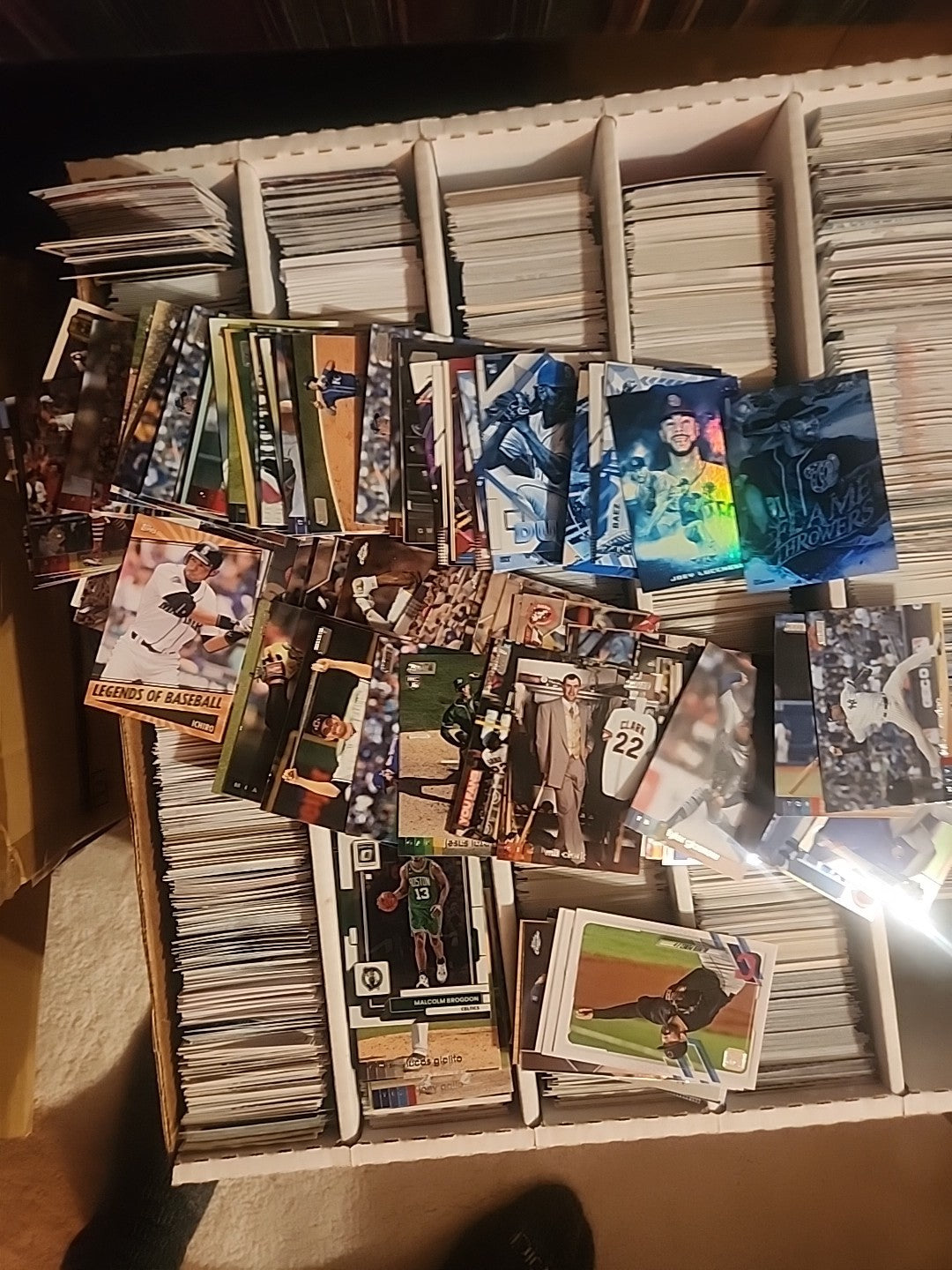 HUGE SPORTS CARD LOT! Thousands Of Cards Mixed Sports Full Medium Flat Rate Box